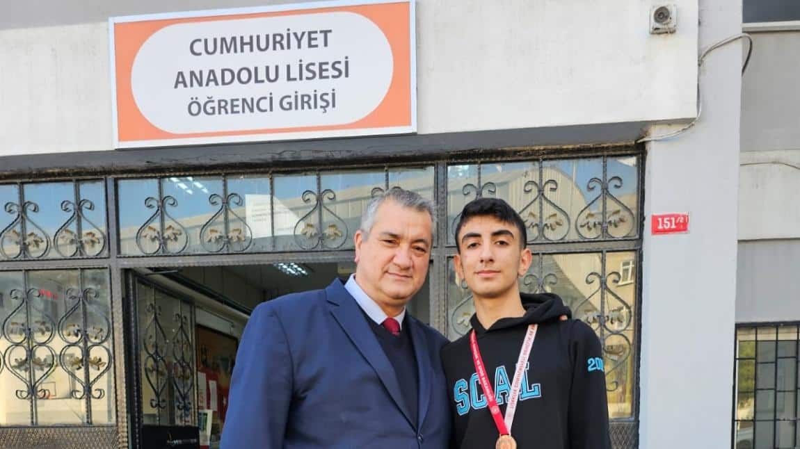 Öğrencimiz Muhammed Anıl Karakuş İstanbul Üçüncüsü 
