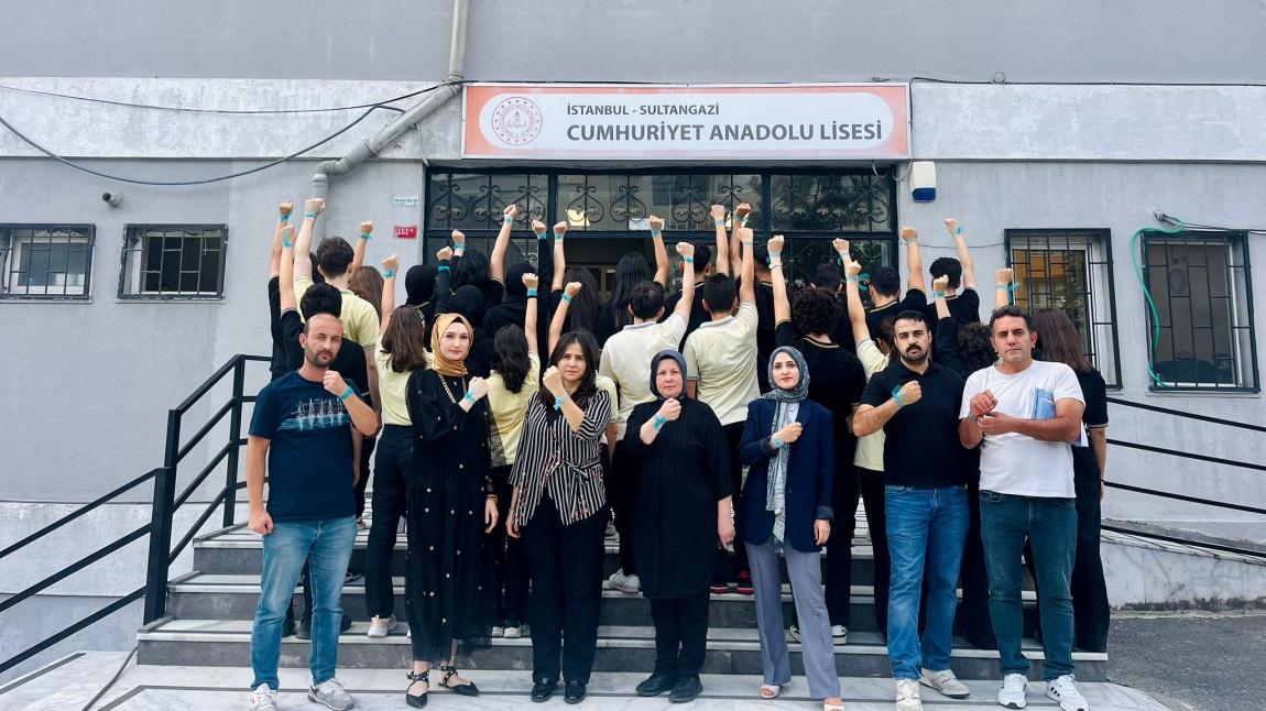 Mavi kurdele, umut ve direnişin sembolü…